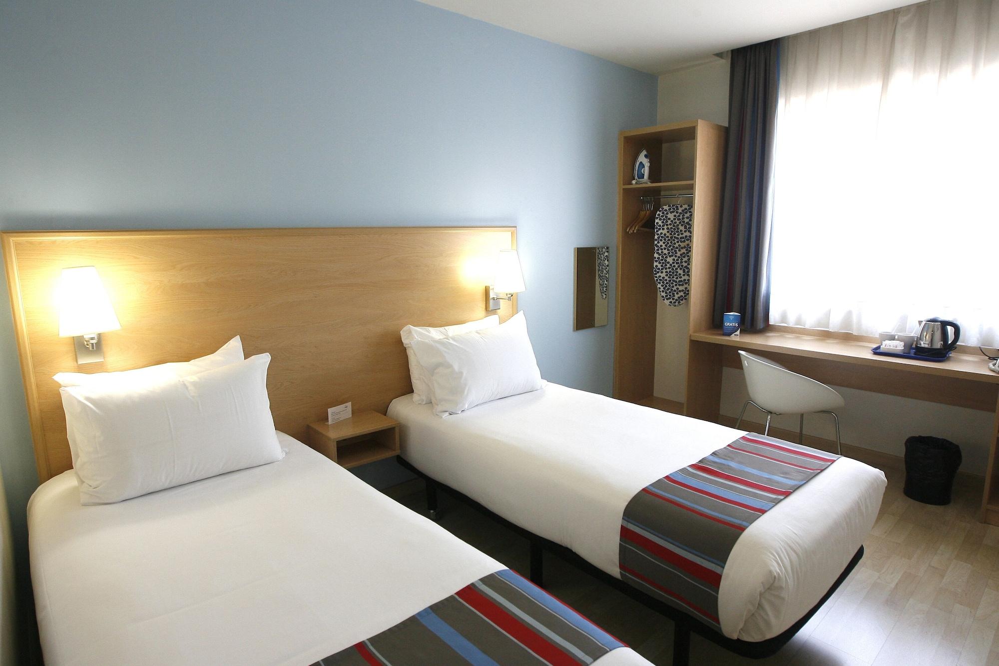 Travelodge Madrid Metropolitano Exterior foto