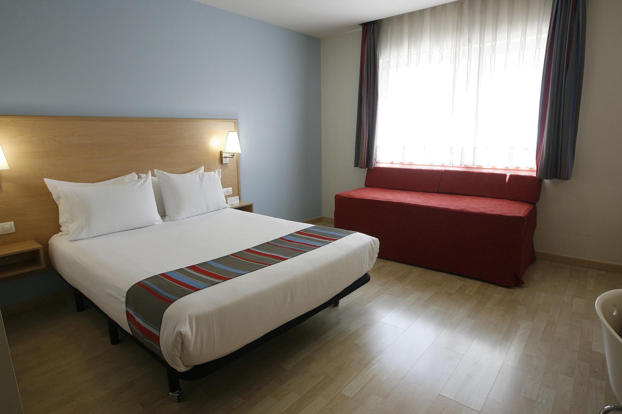 Travelodge Madrid Metropolitano Exterior foto