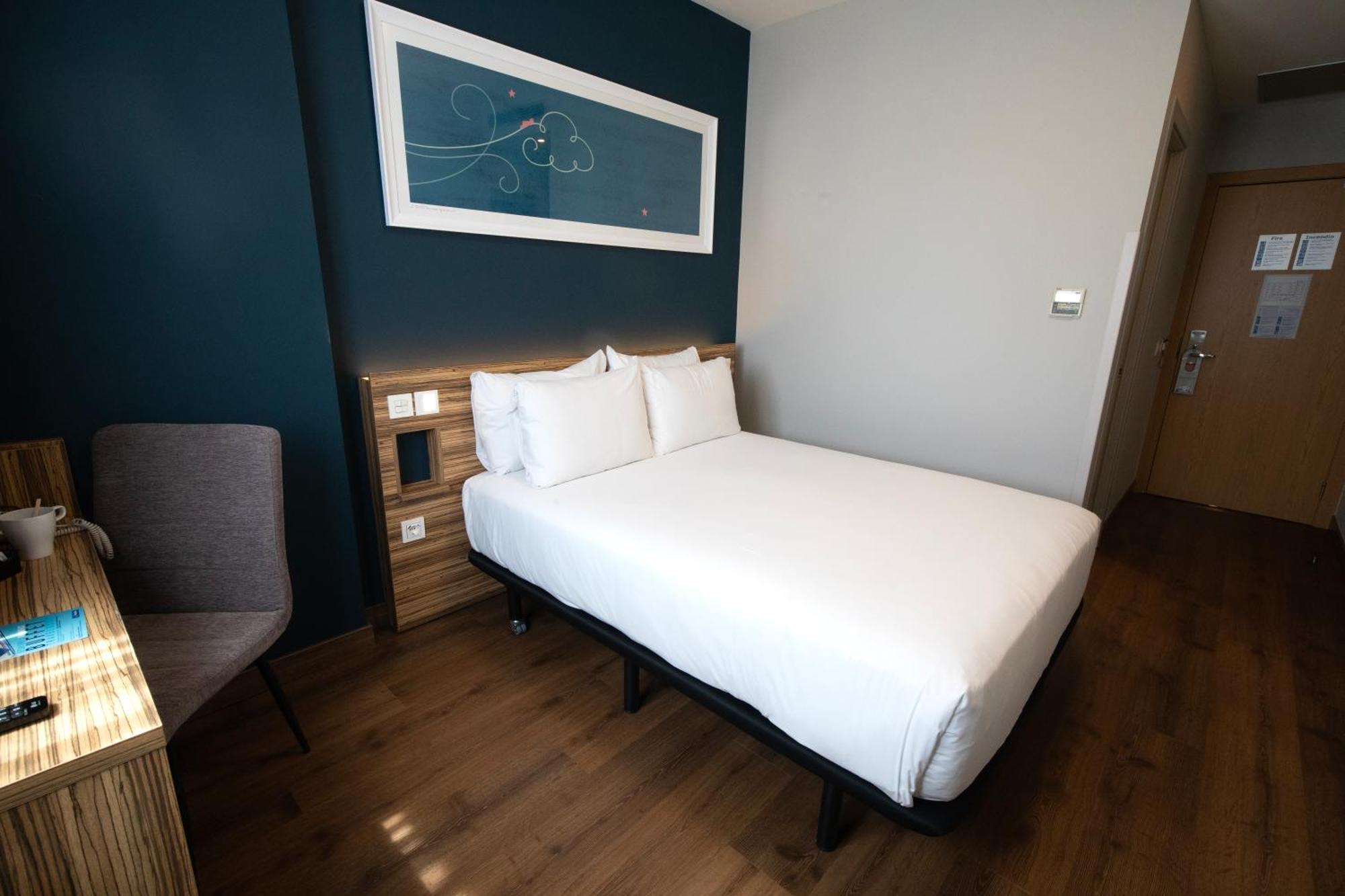 Travelodge Madrid Metropolitano Zimmer foto